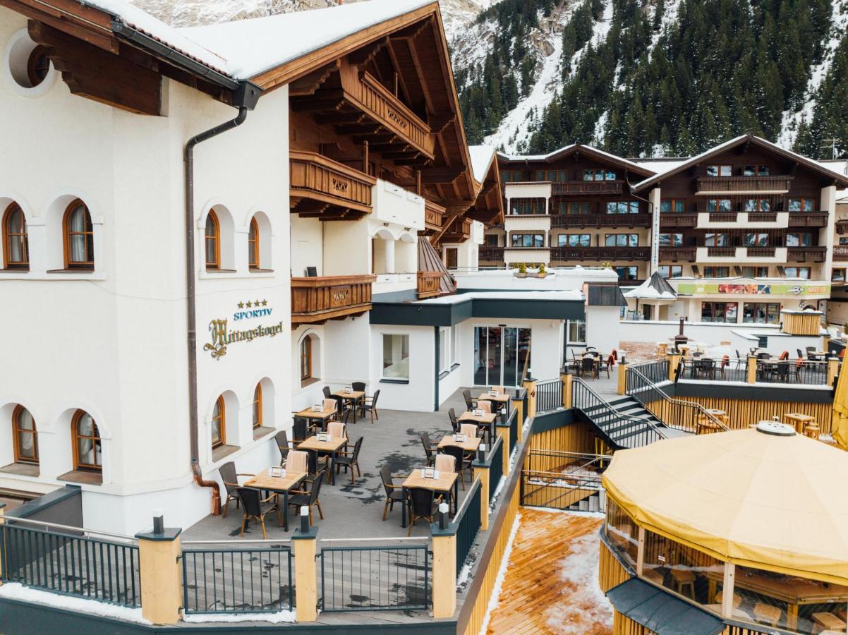 Hotel Mittagskogel Pitztal Sankt Leonhard im Pitztal Bagian luar foto