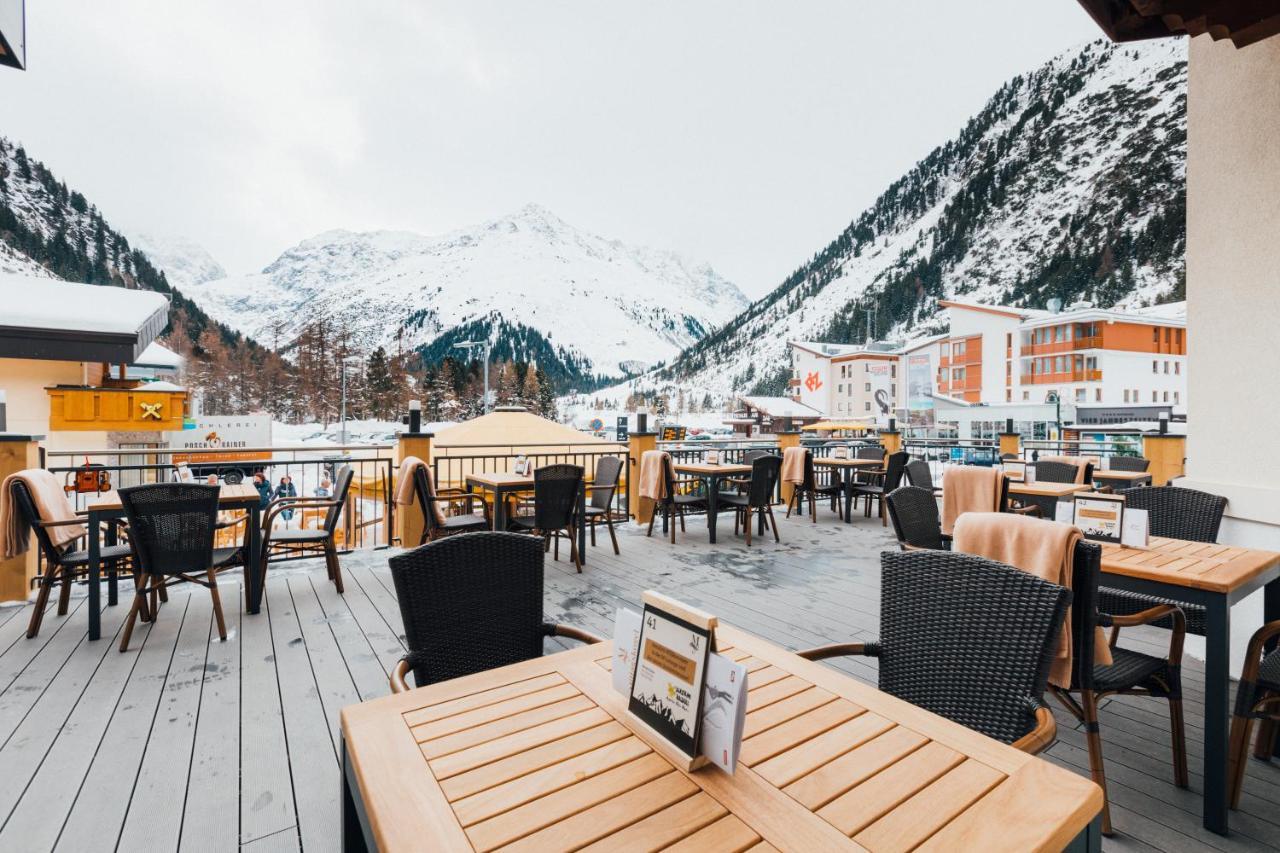 Hotel Mittagskogel Pitztal Sankt Leonhard im Pitztal Bagian luar foto