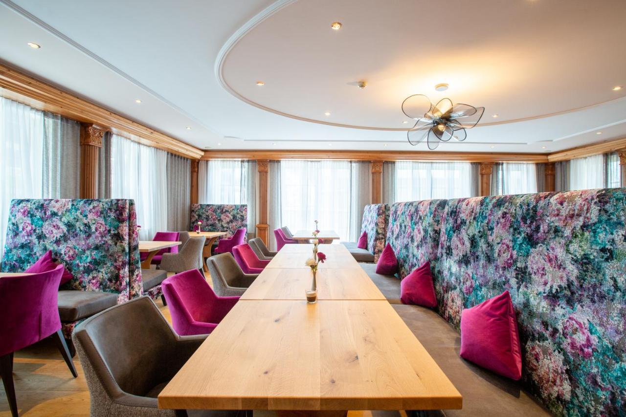 Hotel Mittagskogel Pitztal Sankt Leonhard im Pitztal Bagian luar foto