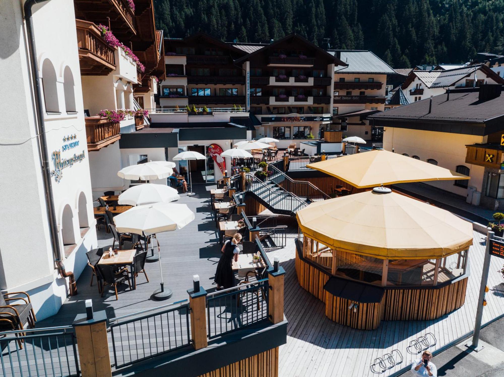 Hotel Mittagskogel Pitztal Sankt Leonhard im Pitztal Bagian luar foto